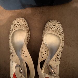 Women's Cream Cutout Flats